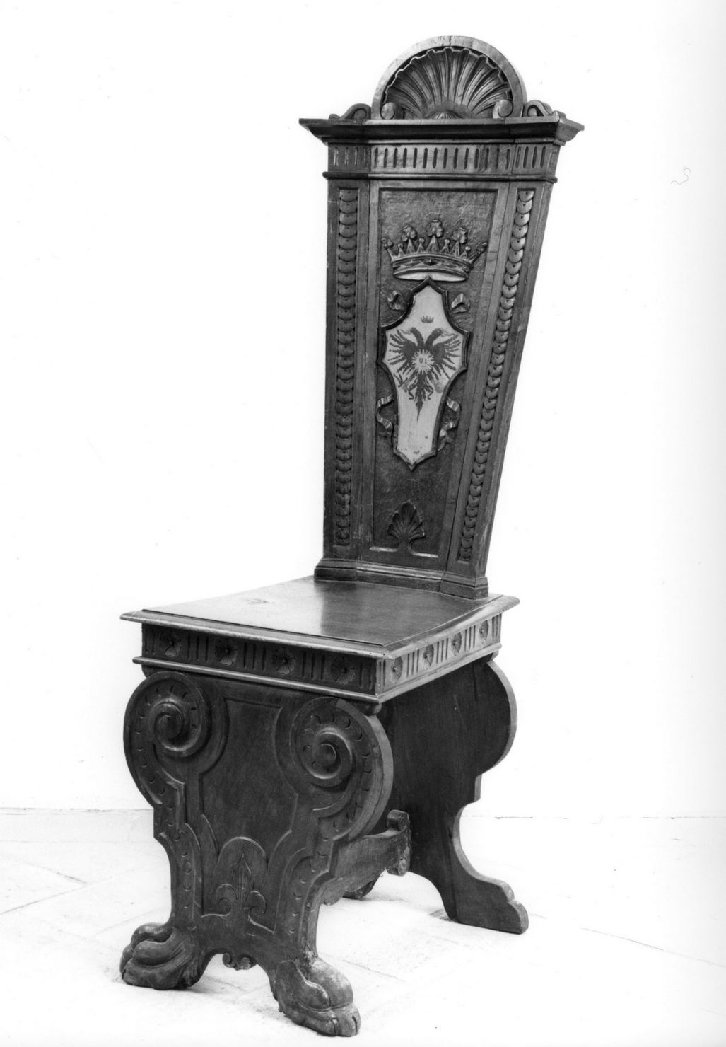 stemma della Nobile contrada dell'Aquila (sedia, serie) - bottega senese (metà sec. XX)