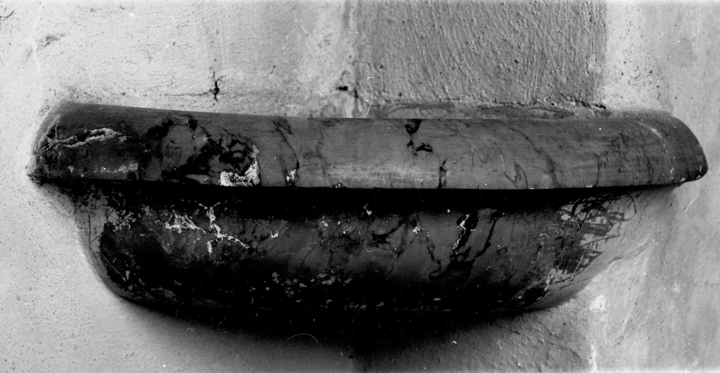 acquasantiera da parete - bottega senese (sec. XIX)