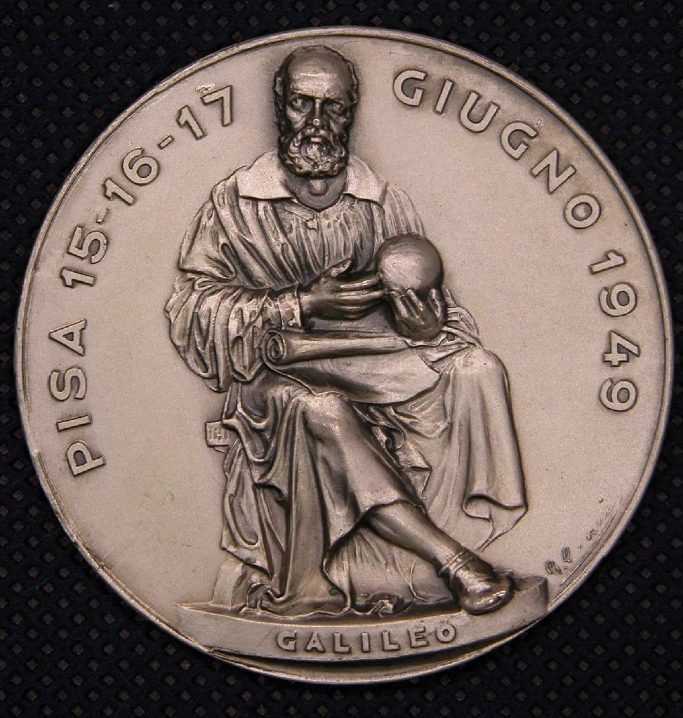 Diritto: Riproduzione della statua di Galileo Galilei; Rovescio: nel mezzo Piazza dei Miracoli, in giro e sotto delle iscrizioni (medaglia) di Cenni G, Picchiani, Barlacchi (sec. XX)
