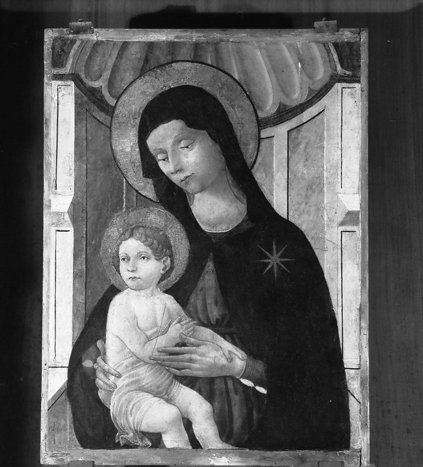 Madonna con Bambino in trono (dipinto, frammento) di Benozzo di Lese detto Benozzo Gozzoli (bottega) (ultimo quarto sec. XV)