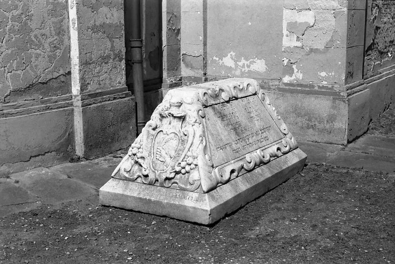 monumento funebre - bottega toscana (seconda metà sec. XVII)