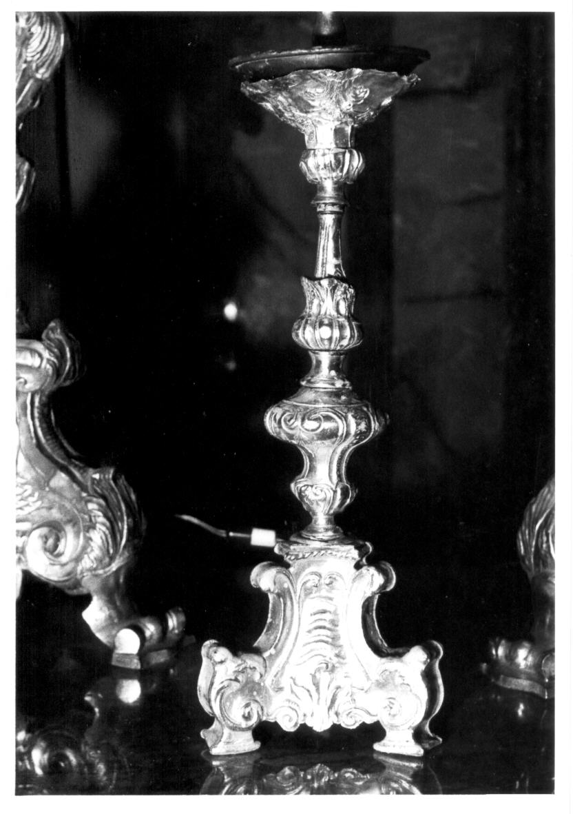 candeliere d'altare, coppia - bottega italiana (inizio sec. XVIII)