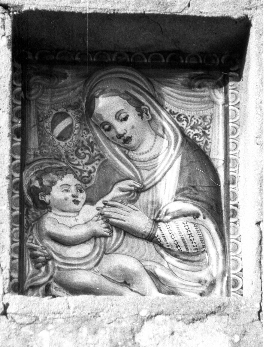 Madonna con Bambino (rilievo) - bottega derutese (sec. XVII)