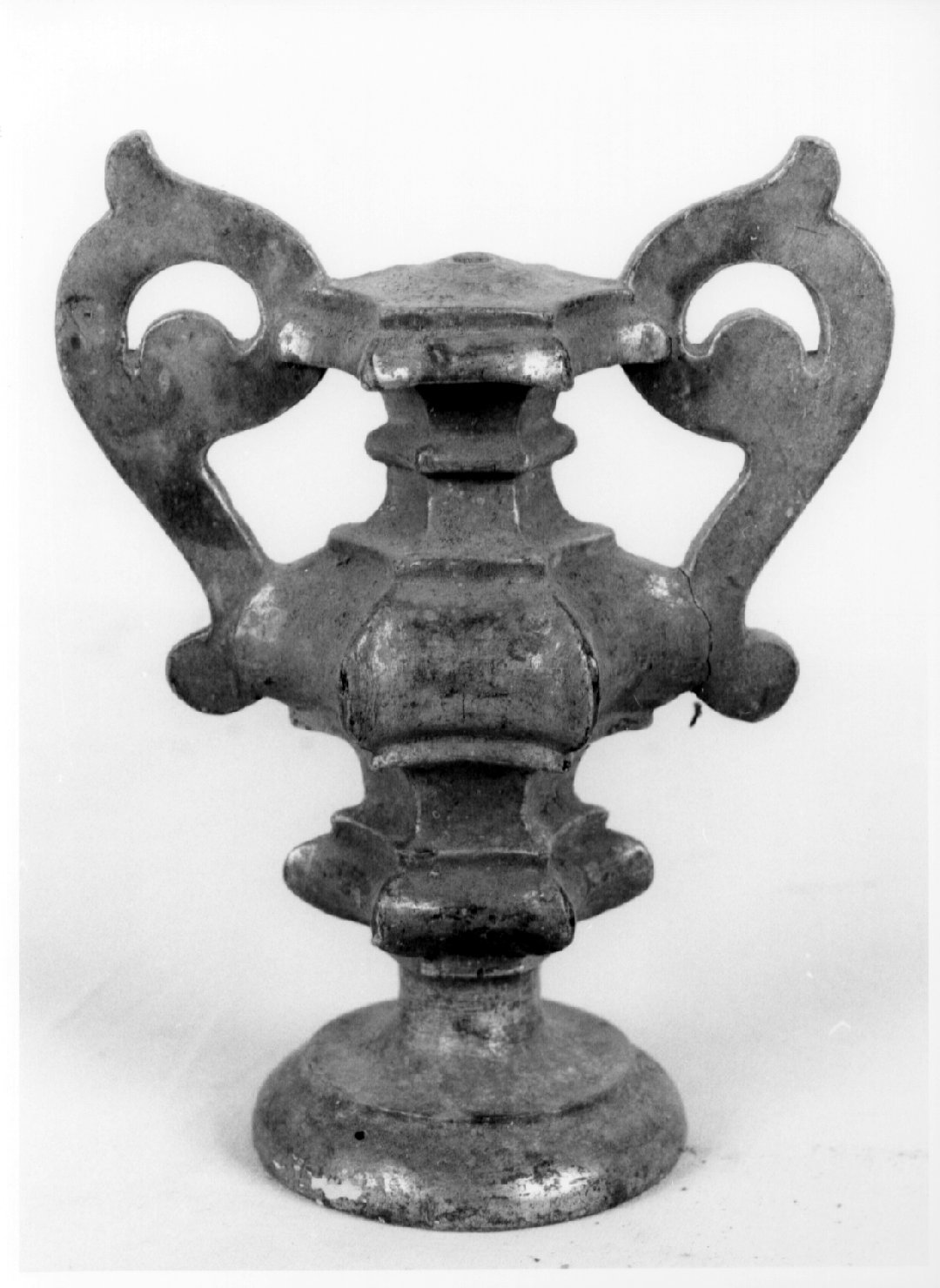 vaso d'altare con composizione floreale, serie - bottega umbra (seconda metà sec. XVIII)