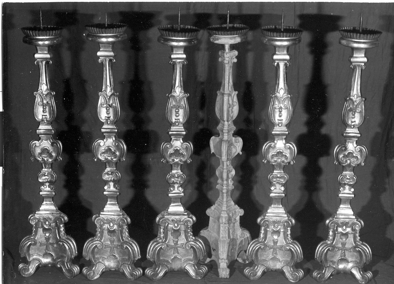 candeliere d'altare, serie - bottega umbra (sec. XVIII)