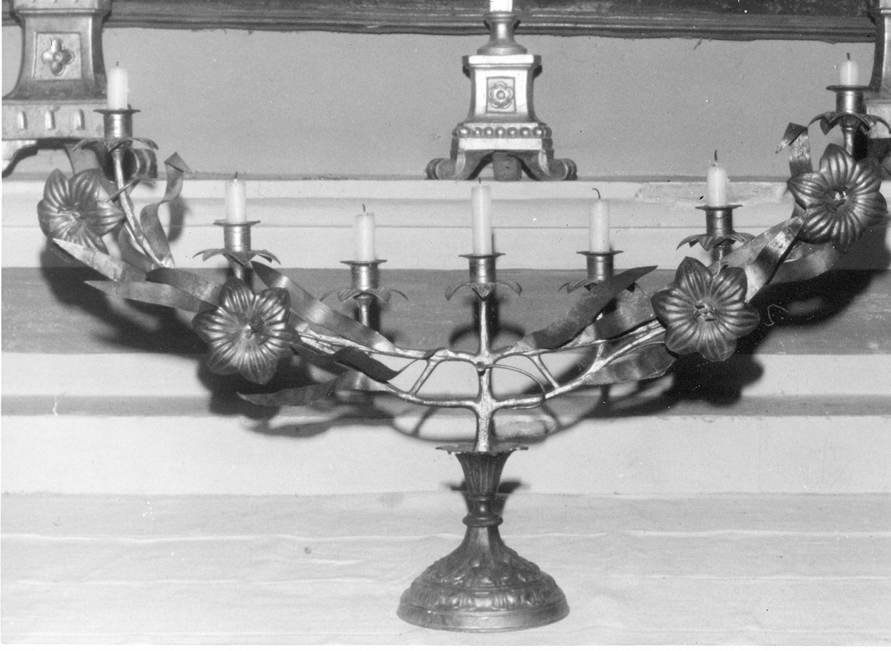 candeliere da chiesa, opera isolata - bottega umbra (sec. XIX)