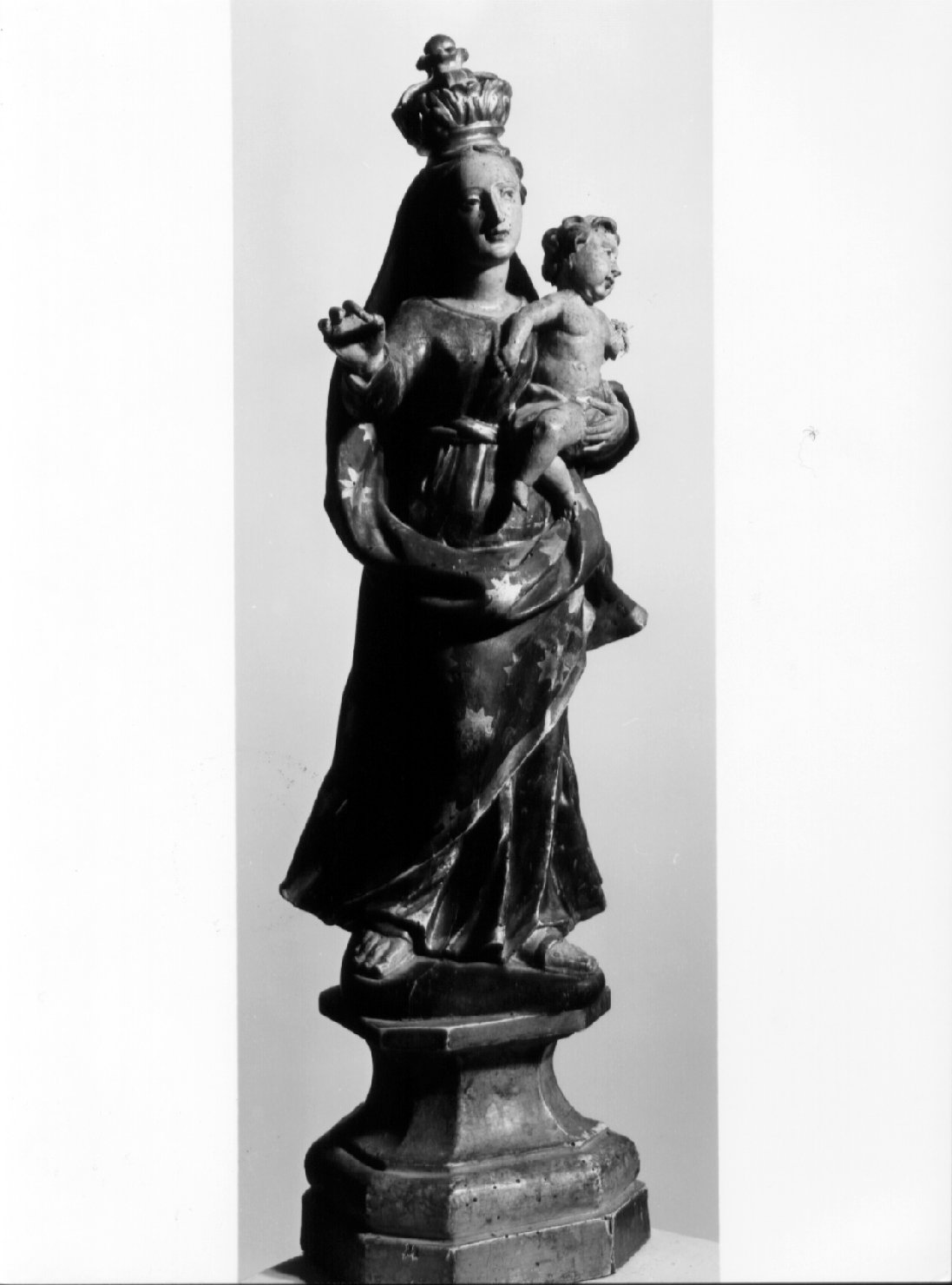 Madonna con Bambino (statua, opera isolata) - bottega umbra (sec. XVIII)