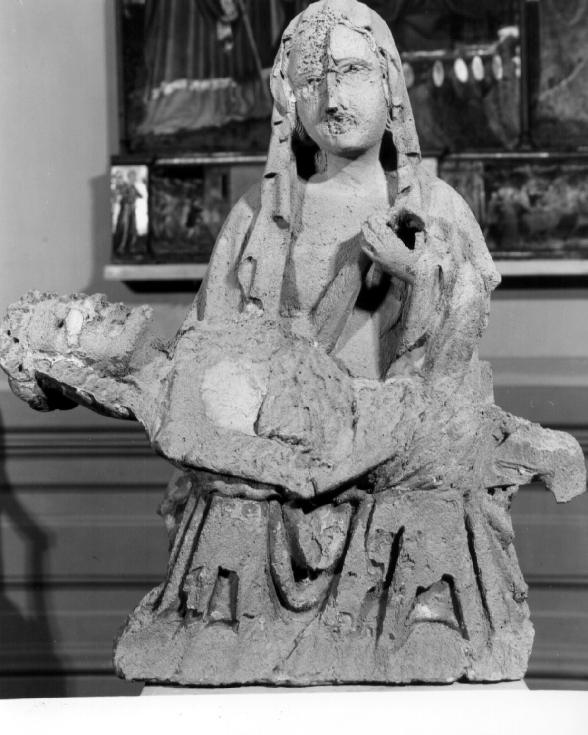 Pietà (statua, elemento d'insieme) - bottega Italia centrale (sec. XV)