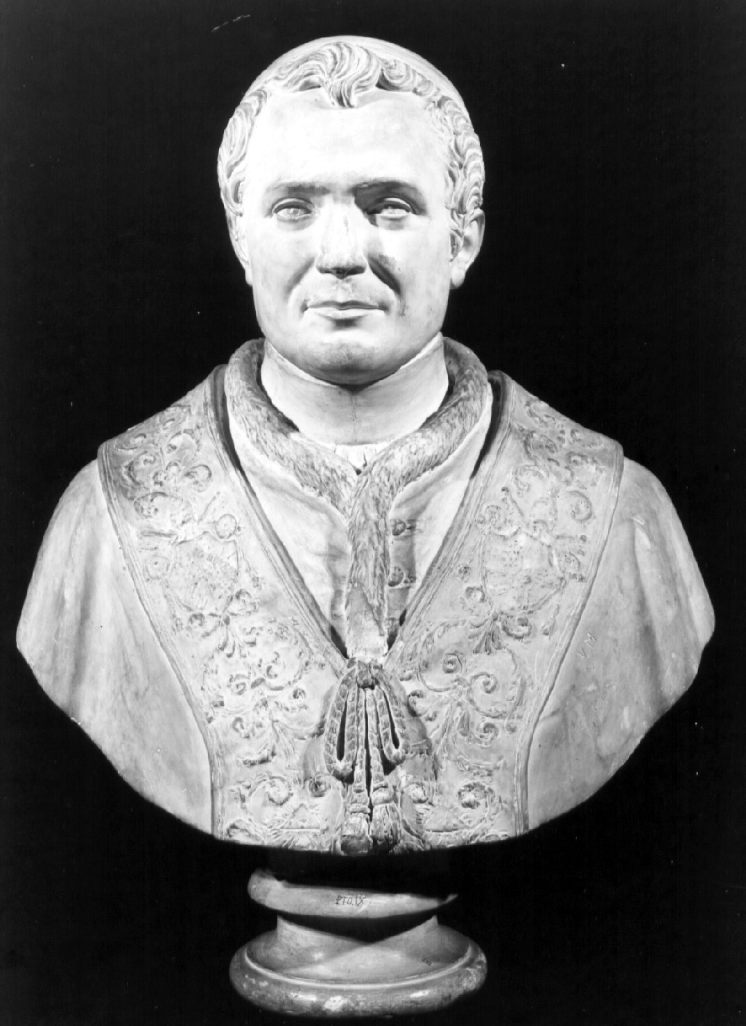 ritratto di papa Pio IX (busto, opera isolata) - bottega Italia centrale (seconda metà sec. XIX)