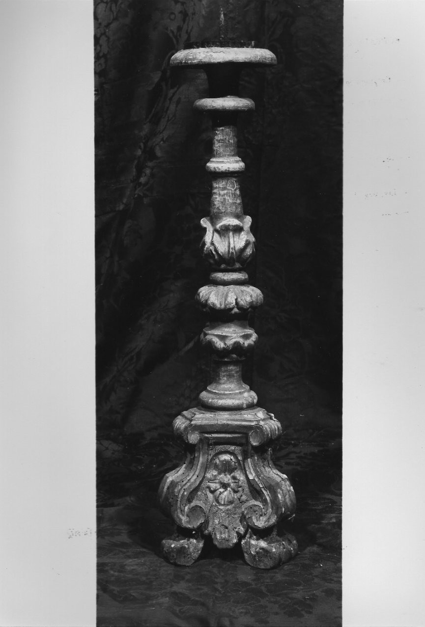candeliere, opera isolata - bottega umbra (sec. XVIII)
