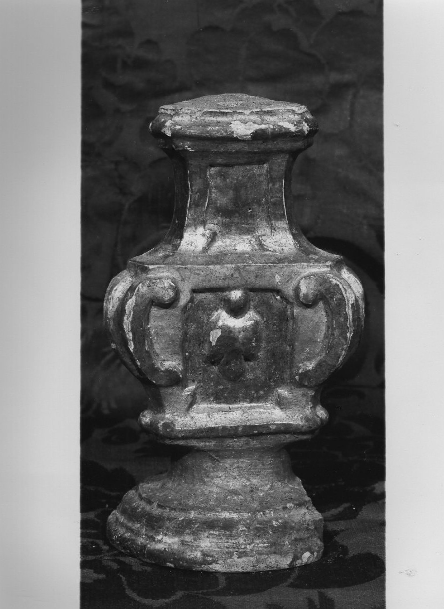 vaso d'altare con composizione floreale, opera isolata - bottega Italia centrale (sec. XVIII)