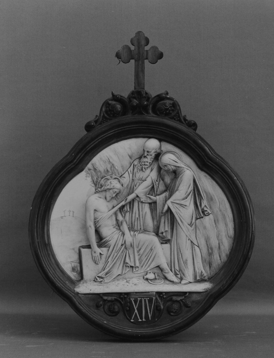 stazione XIV: Gesù deposto nel sepolcro (Via Crucis, serie) - bottega Italia centrale (sec. XIX)