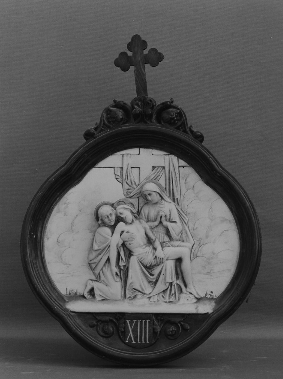 stazione XIII: Gesù deposto dalla croce (Via Crucis, serie) - bottega Italia centrale (sec. XIX)