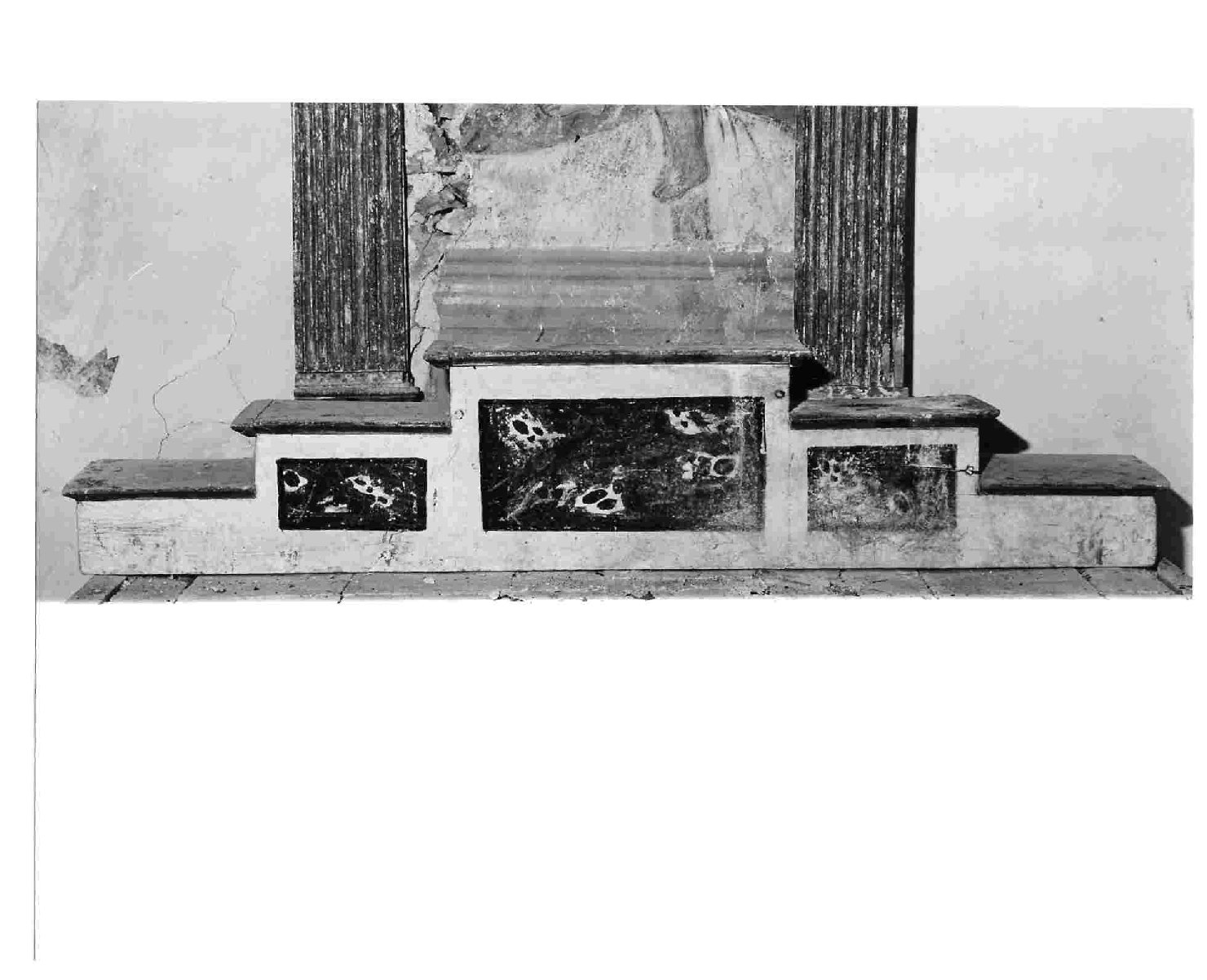 gradino d'altare, elemento d'insieme - bottega umbra (sec. XVII)