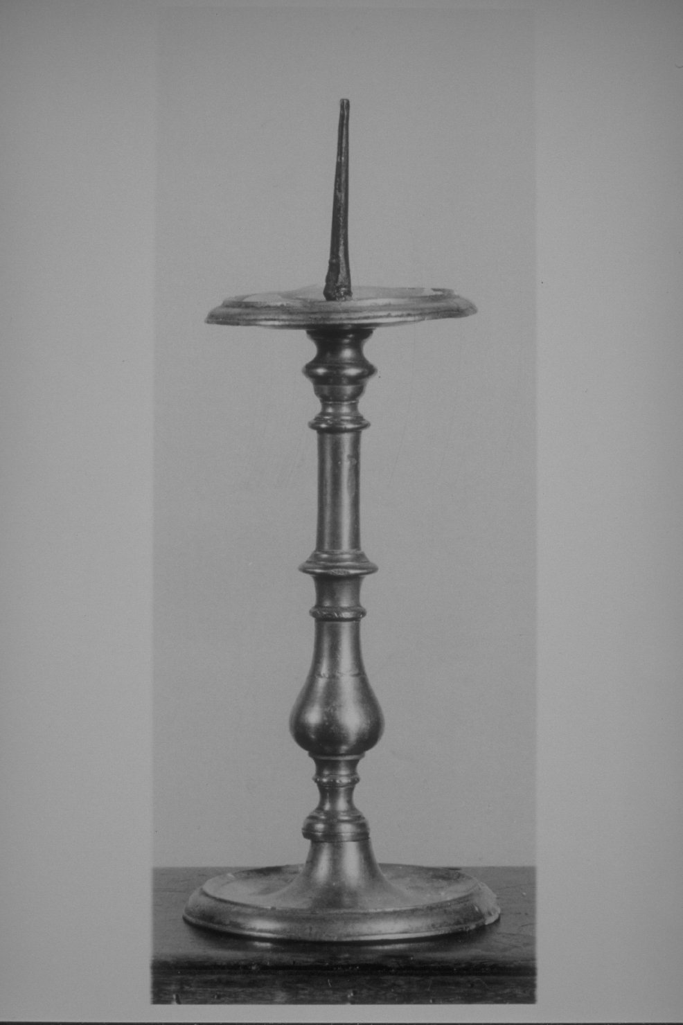 candeliere, serie - bottega umbra (primo quarto sec. XVII)