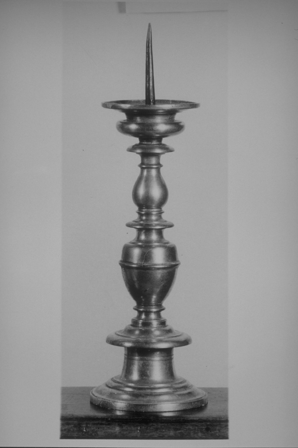 candeliere, serie - bottega umbra (prima metà sec. XVII)
