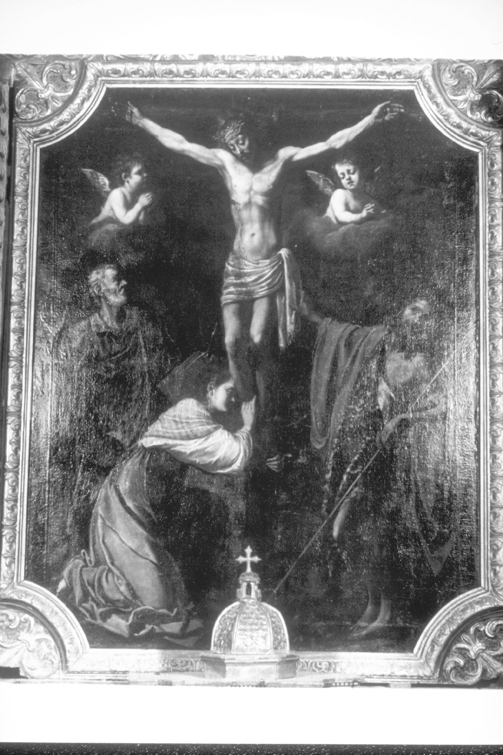 Cristo crocifisso con Santi (dipinto, complesso decorativo) di Manetti Vincenzo (metà sec. XVII)