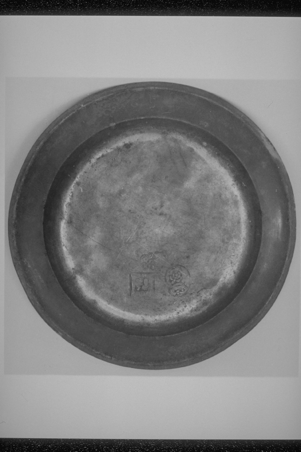 piatto, opera isolata - bottega umbra, bottega tedesca (prima metà sec. XVII)