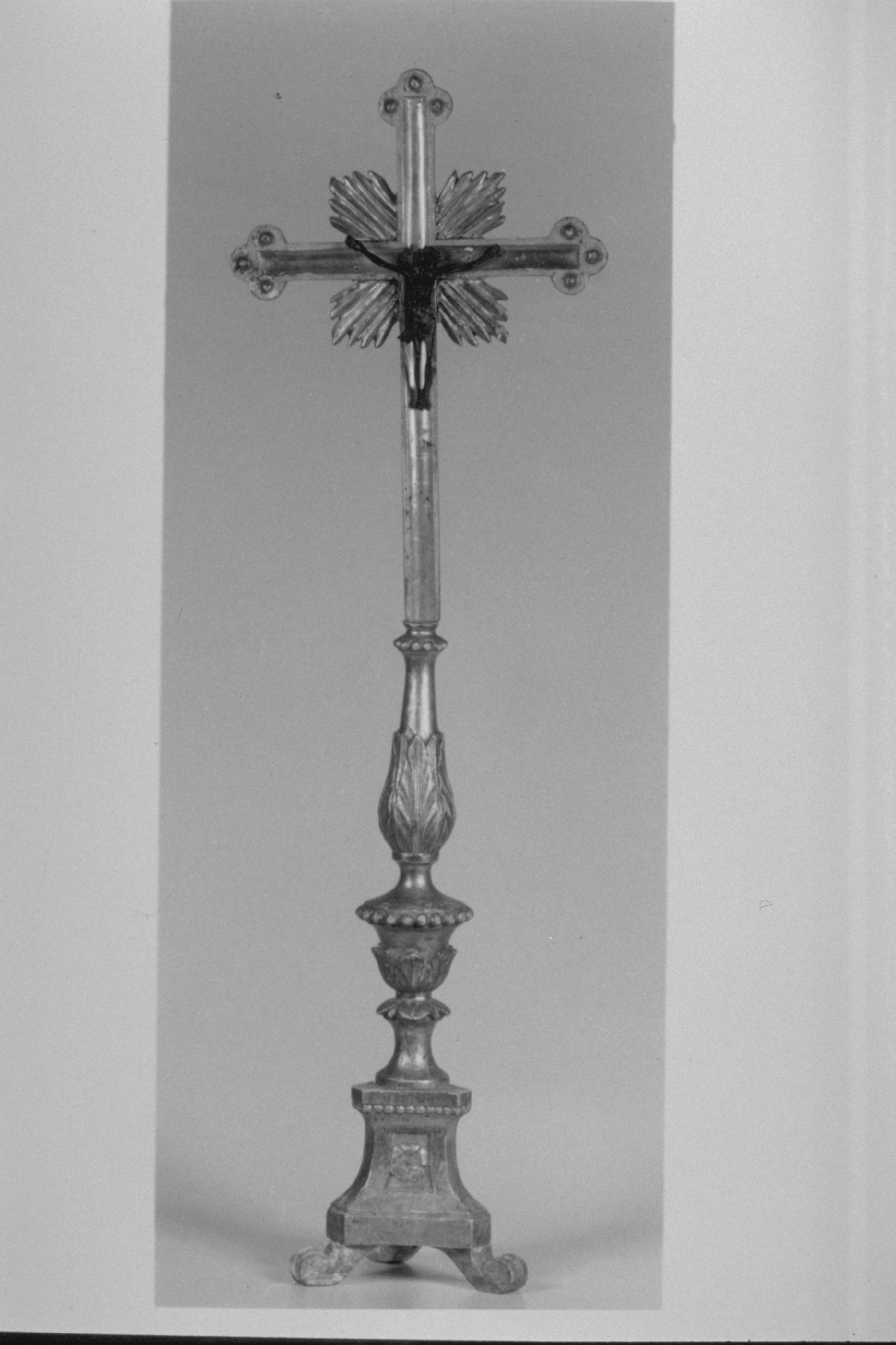 croce d'altare, elemento d'insieme - bottega umbra (secc. XVIII/ XIX)