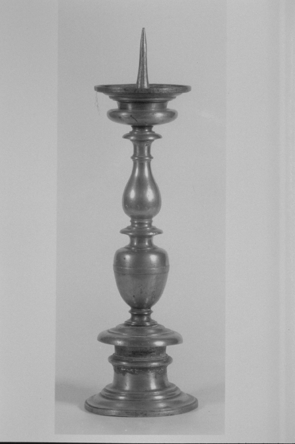 candeliere, coppia - bottega umbra (prima metà sec. XVII)