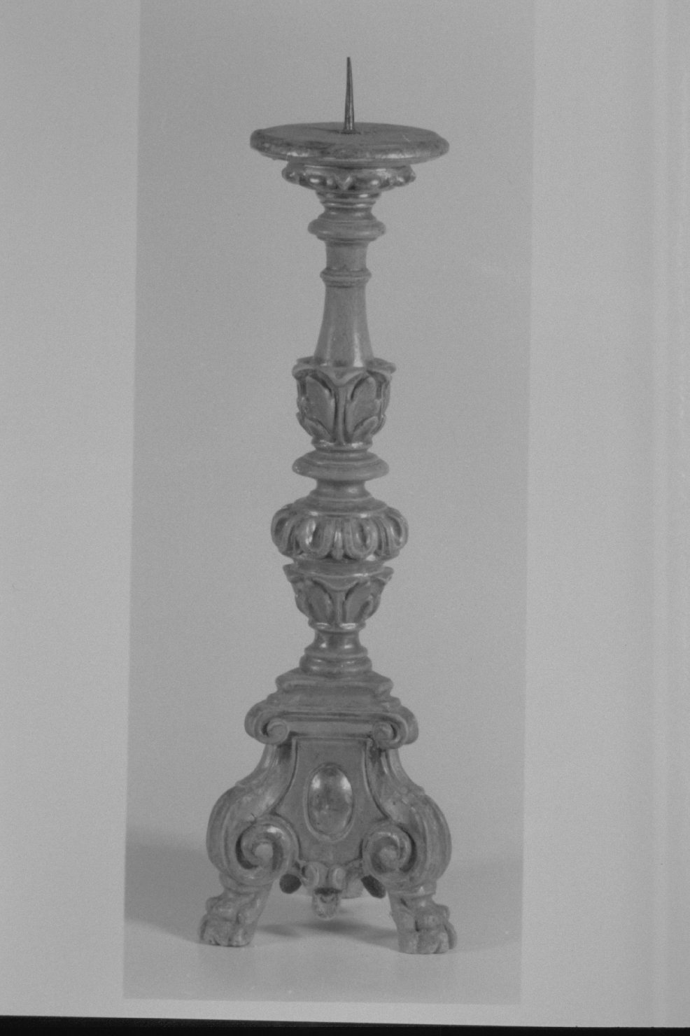 candelabro, coppia - bottega umbra (sec. XVII)