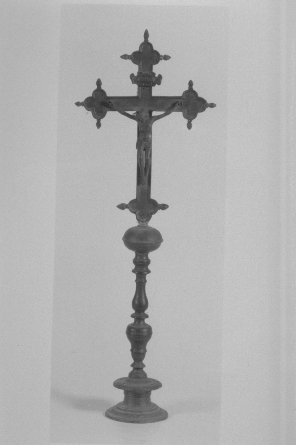 croce d'altare, opera isolata - bottega umbra (prima metà sec. XVII)