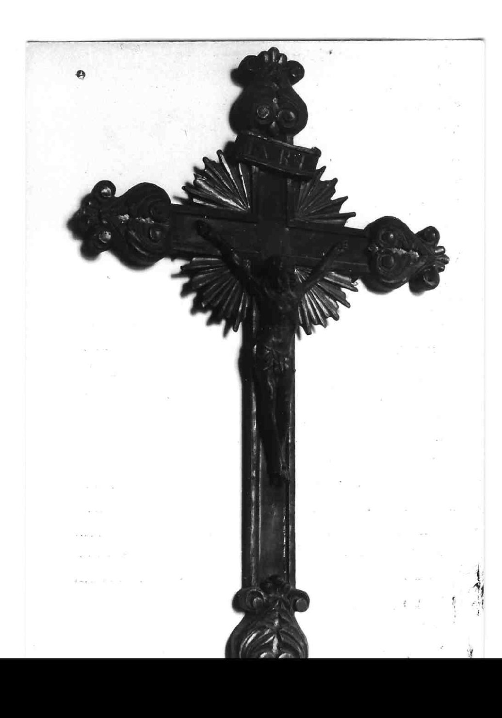 Cristo crocifisso (crocifisso, opera isolata) - bottega Italia centrale (sec. XIX)