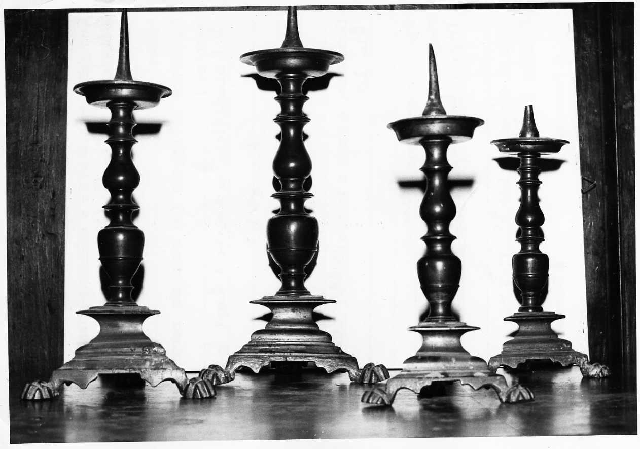 candeliere, elemento d'insieme - ambito umbro (sec. XVI)