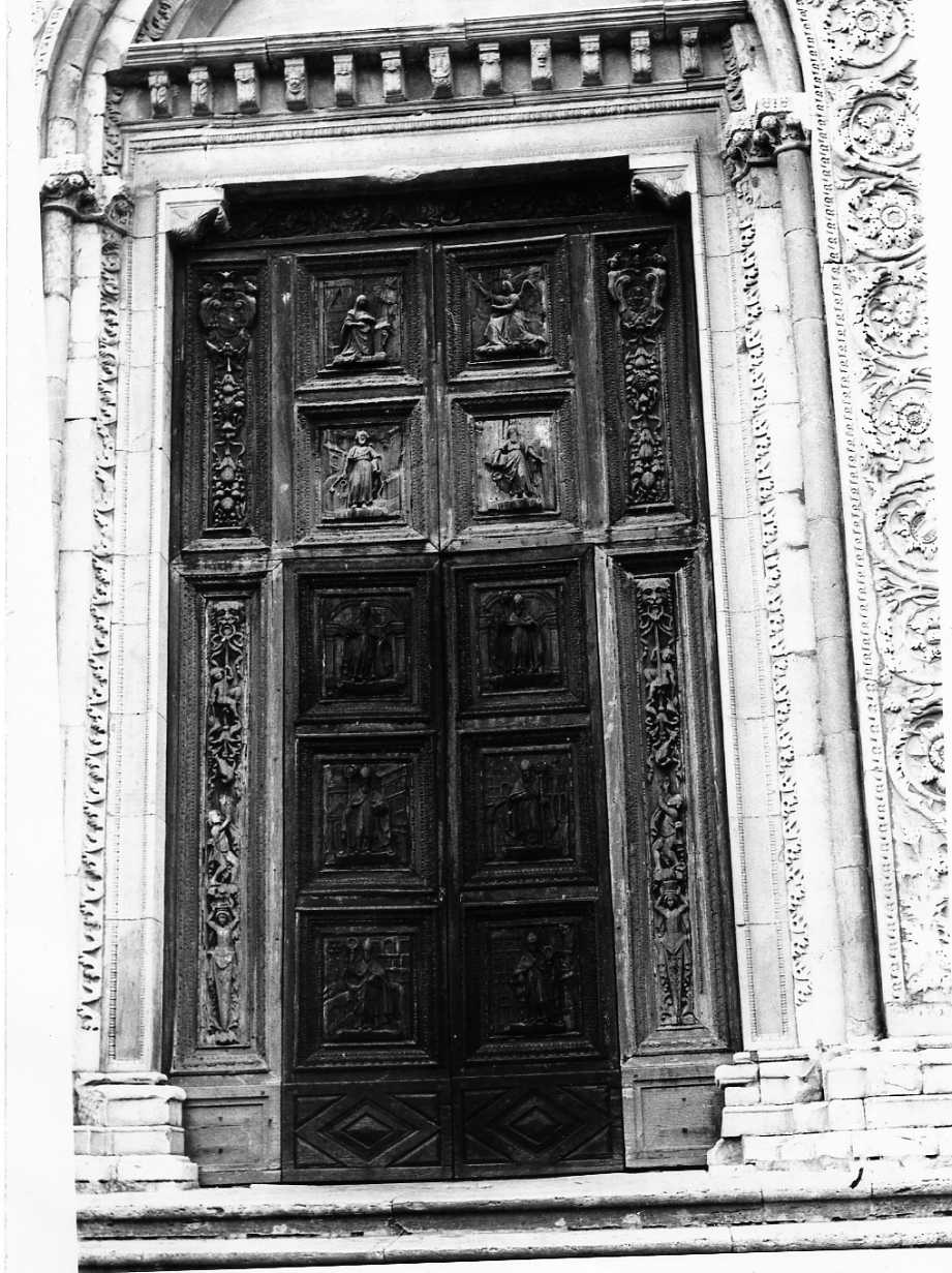 portale, opera isolata di Lorenti Carlo, M. Antonio di Bencivenga da Mercatello (sec. XVII)