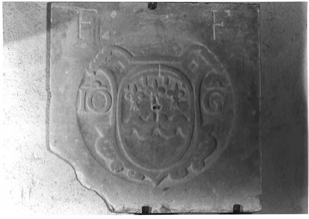 lapide tombale, frammento - bottega Italia centrale (sec. XV)