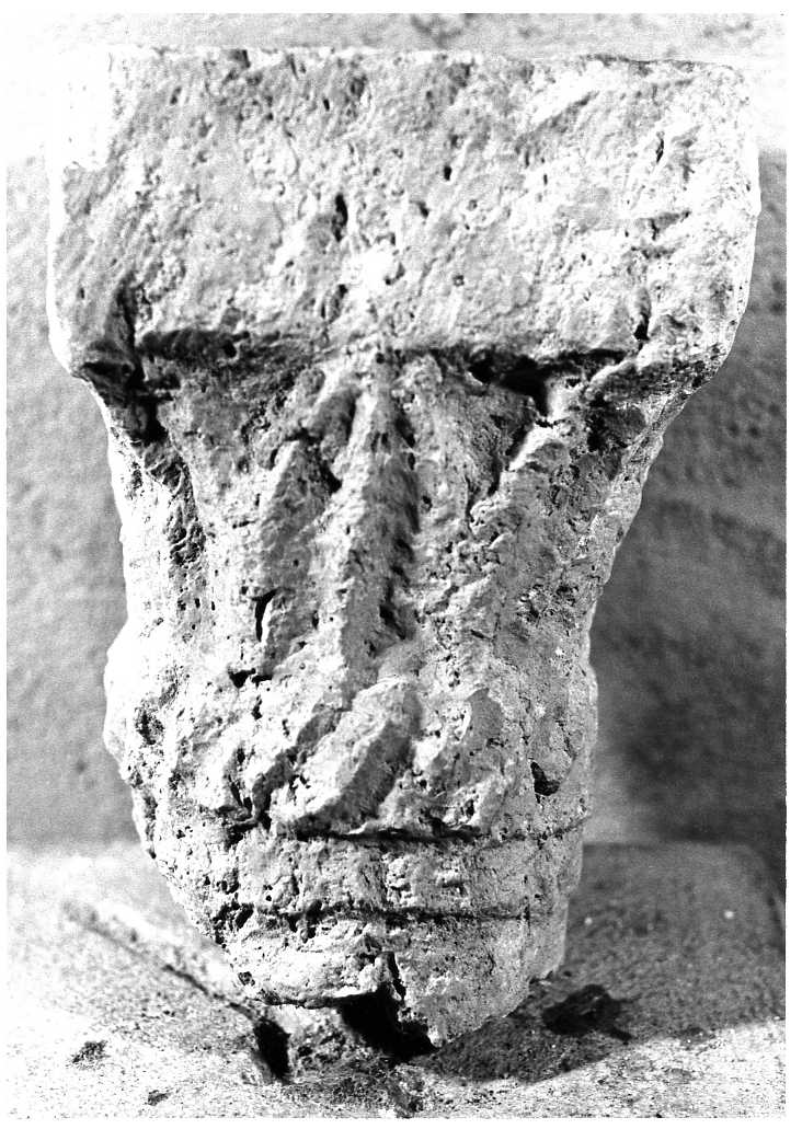 capitello, frammento - bottega Italia centrale (sec. XIV)