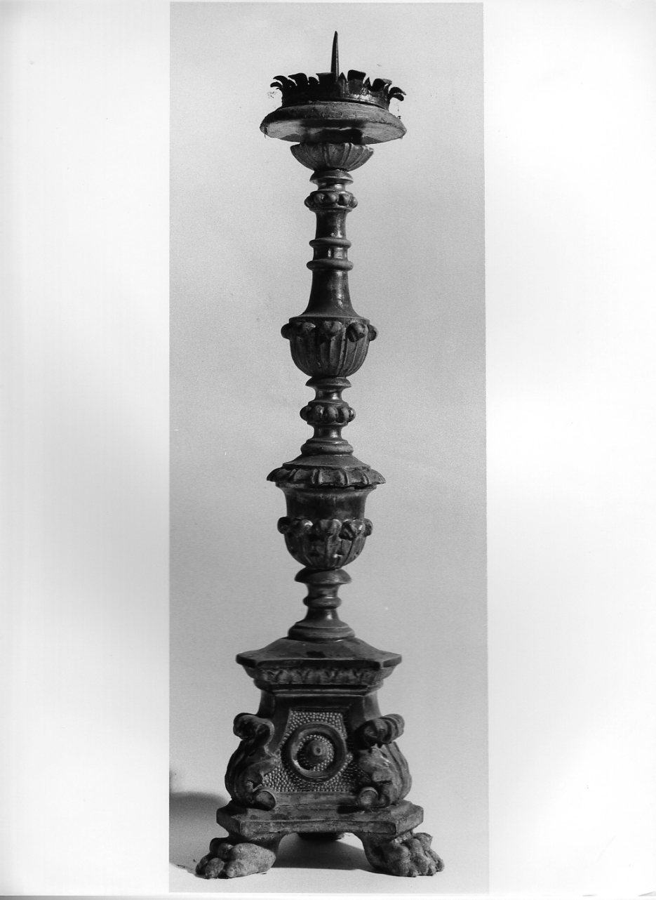 candeliere, serie - bottega umbra (sec. XVIII, sec. XIX)