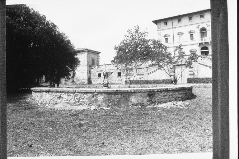fontana, opera isolata - bottega Italia centrale (secc. XIX/ XX)