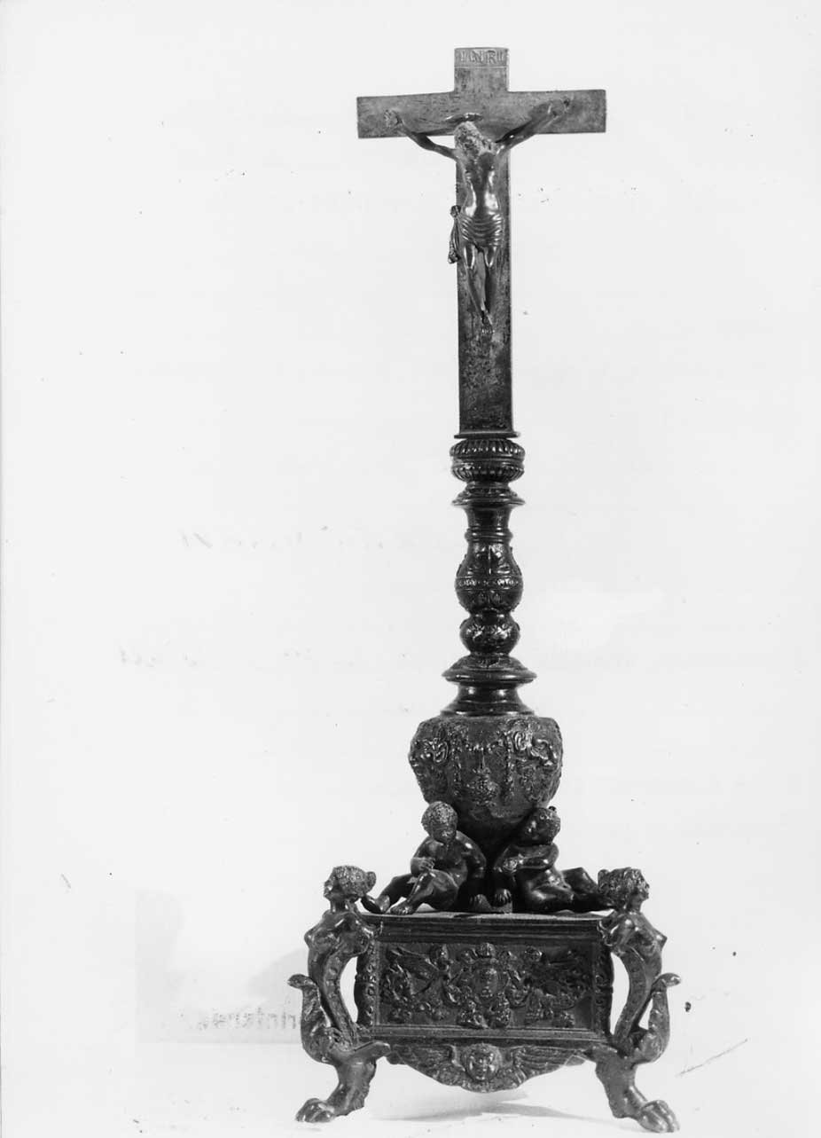 croce d'altare, opera isolata - bottega Italia centrale (prima metà sec. XVI)