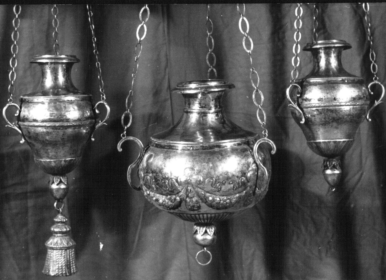 lampada pensile a vaso, coppia - bottega Italia centrale (sec. XVII)
