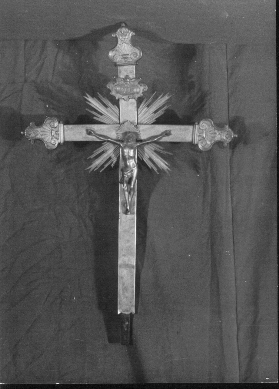 Cristo crocifisso trionfante (croce, opera isolata) - bottega Italia centrale (sec. XIX)