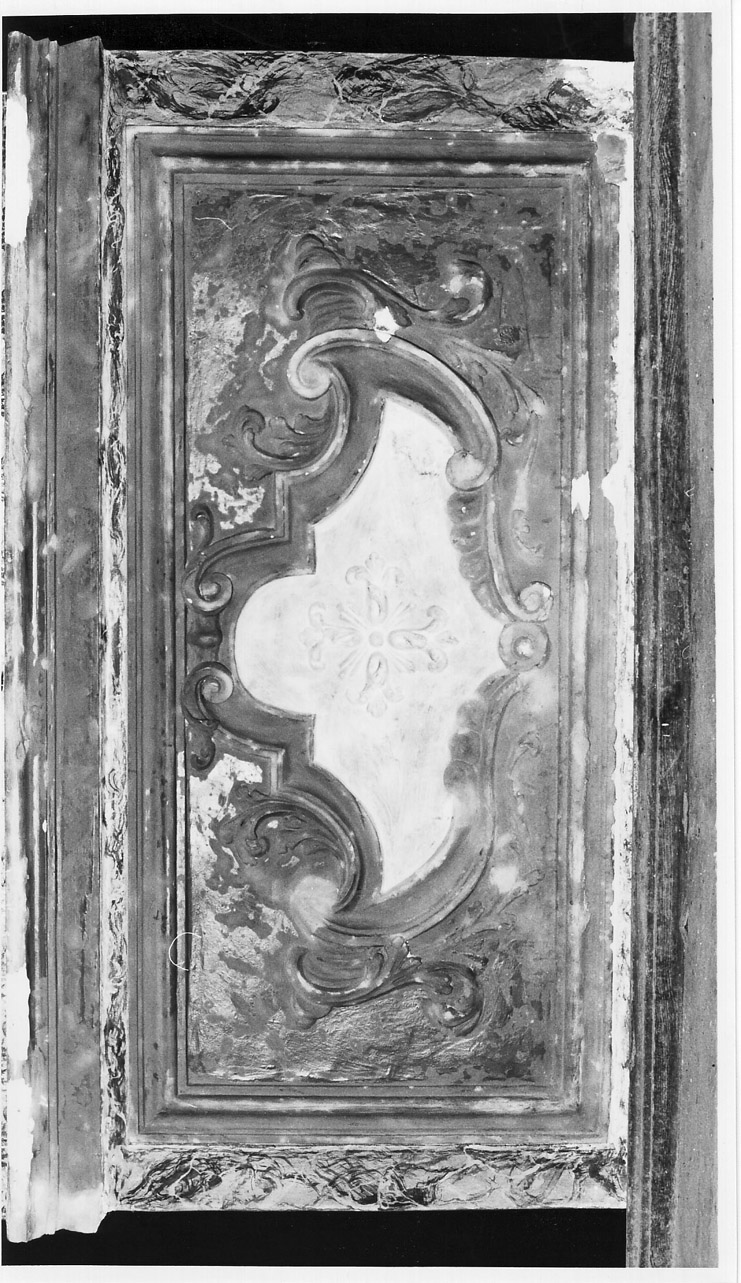 croce (paliotto - a pannello piano, elemento d'insieme) - bottega Italia centrale (sec. XVIII)