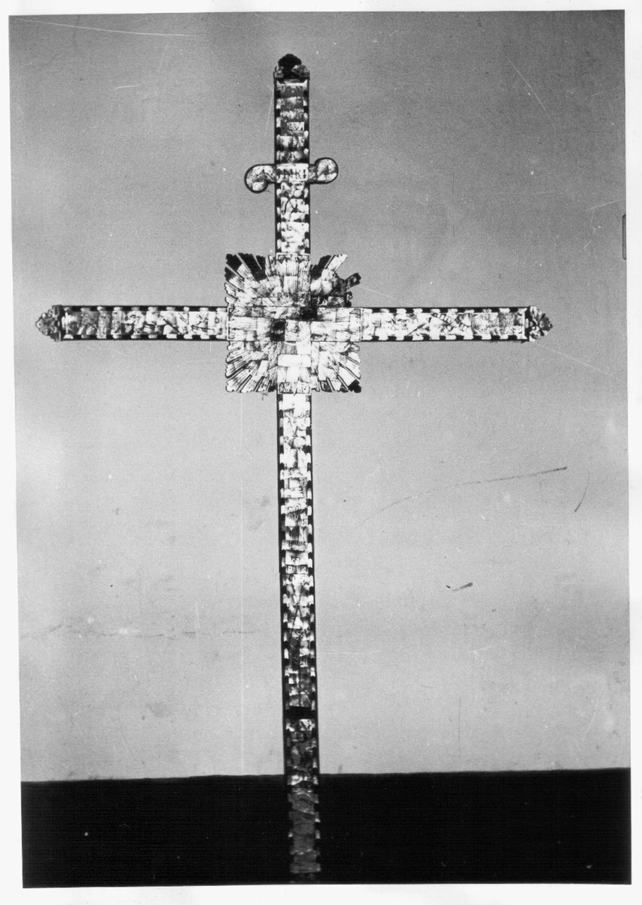 simboli della passione (croce processionale, opera isolata) - ambito francescano (sec. XVIII)