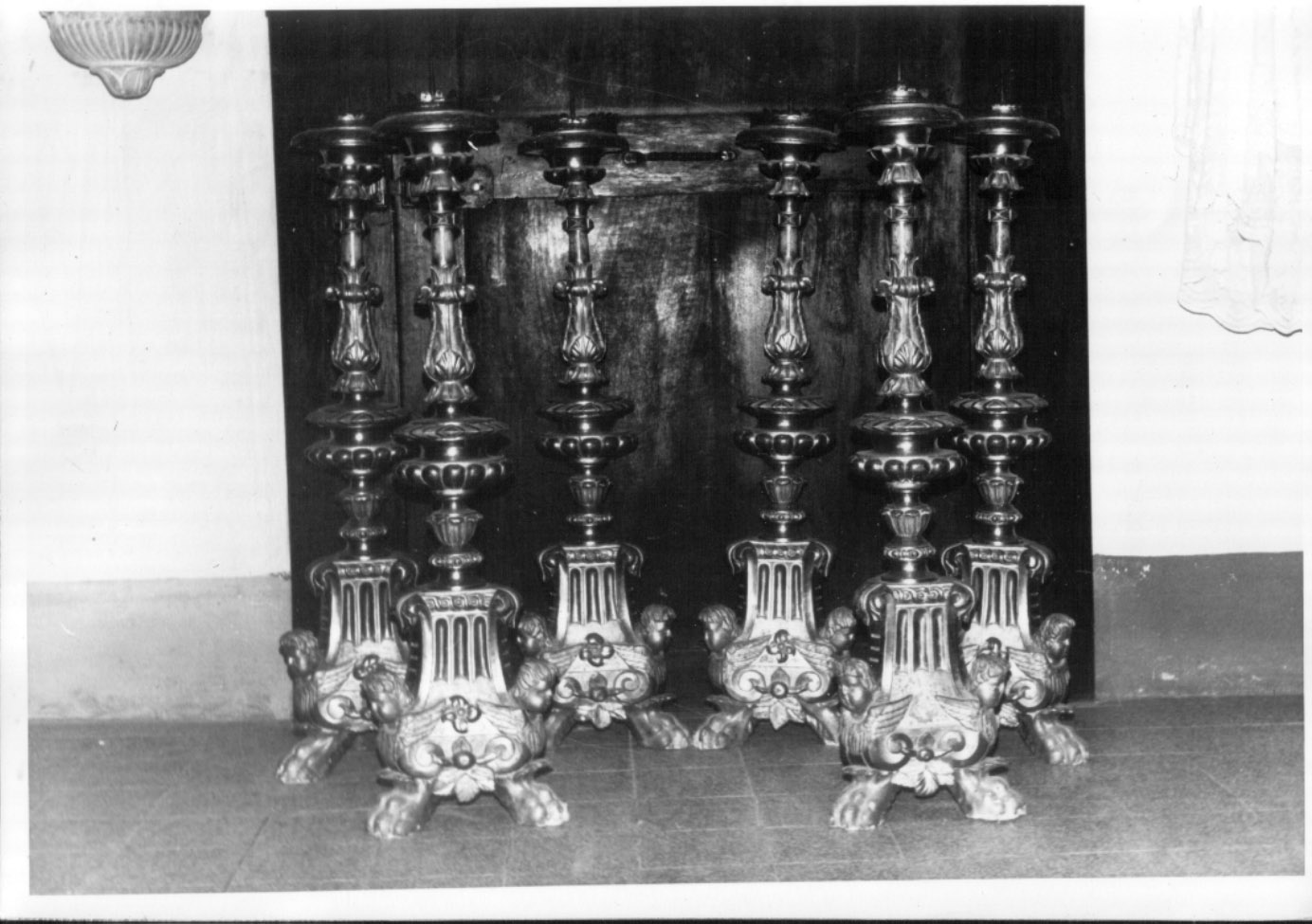 candeliere d'altare, serie - bottega Italia centrale (prima metà sec. XIX)