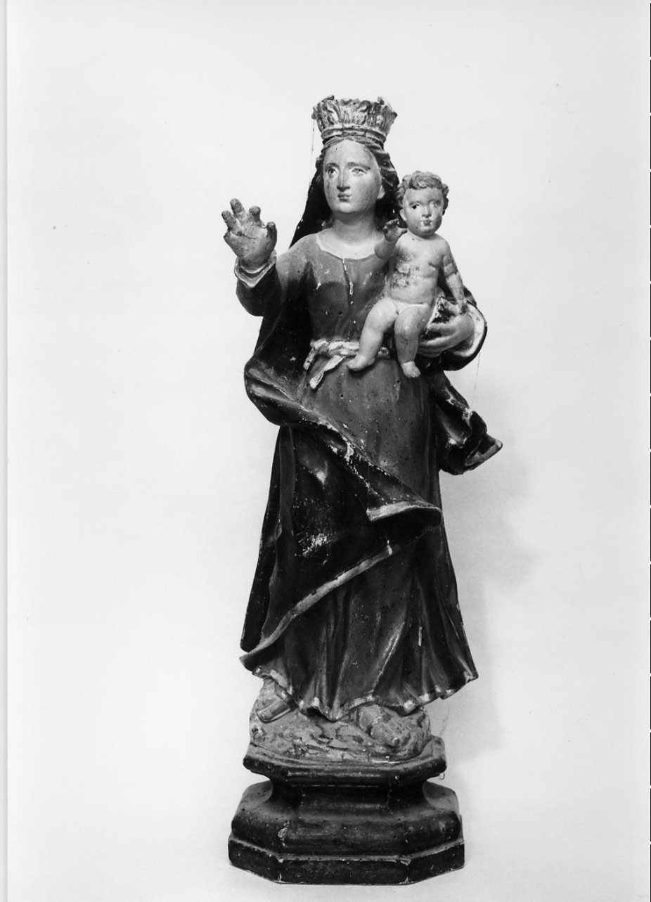 Madonna con Bambino (statua, opera isolata) - bottega Italia centrale (sec. XVIII)