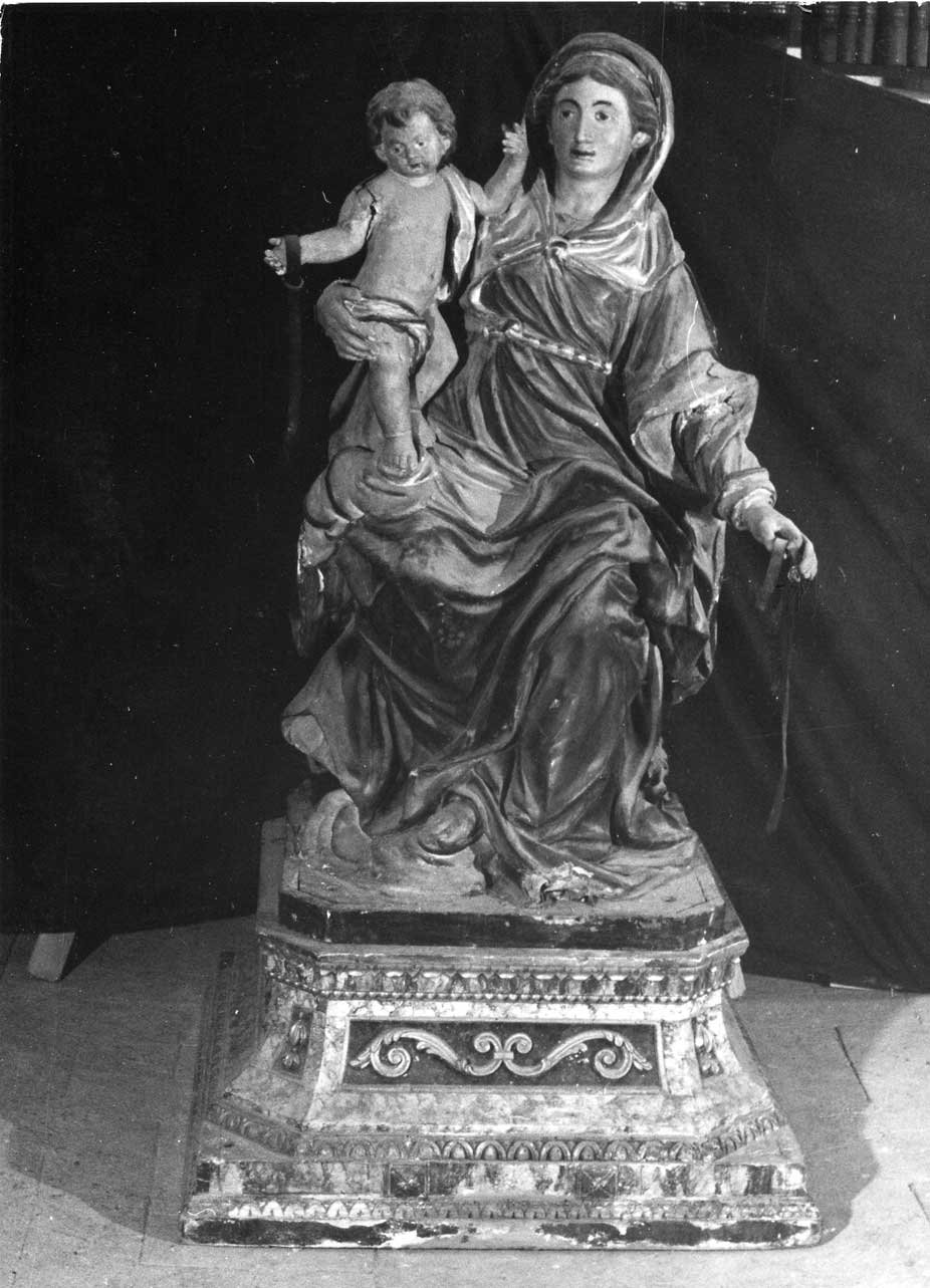 Madonna con Bambino (statua, opera isolata) - bottega Italia centrale (sec. XVII)