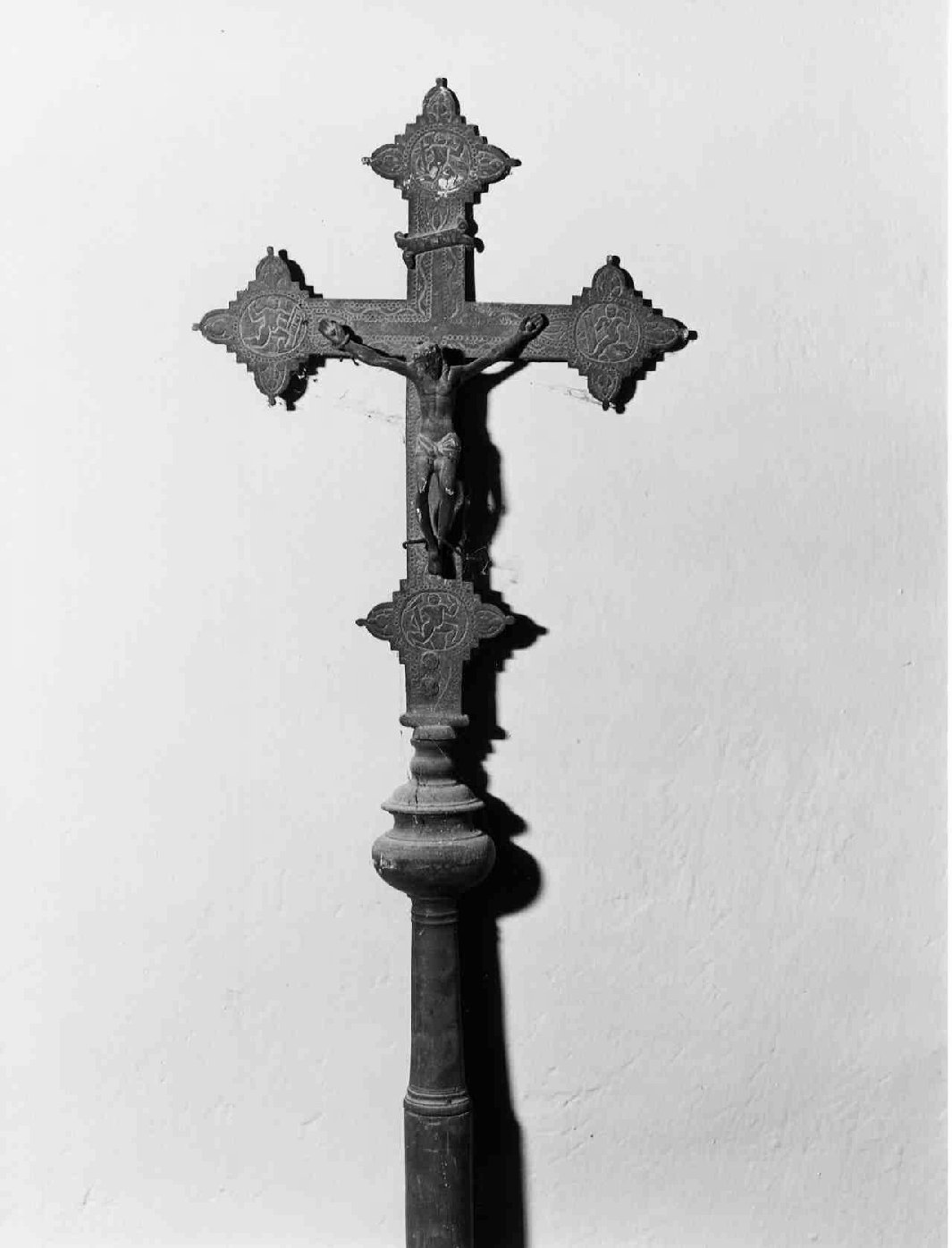 croce processionale, opera isolata - bottega Italia centrale (sec. XX)