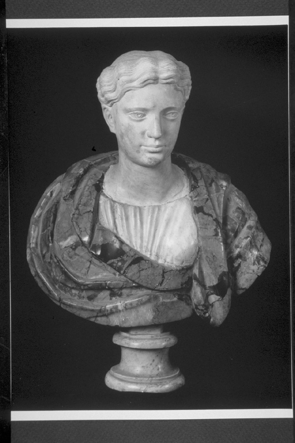 Ritratto di Antonia, busto femminile (busto, serie) - bottega romana (sec. XVIII)