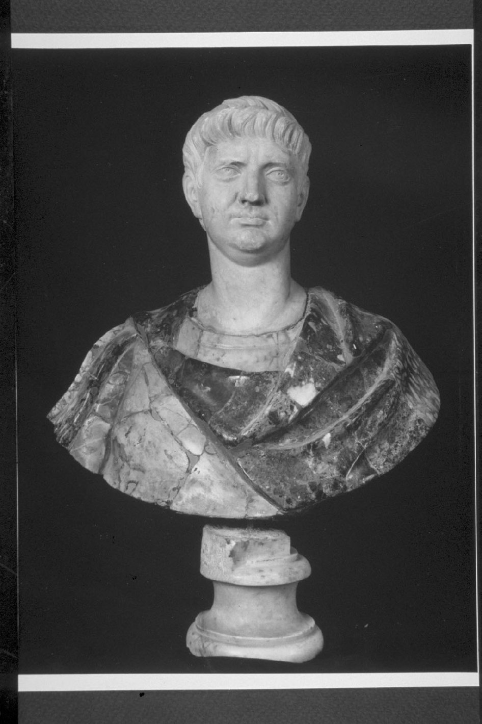 Ritratto di Nerone, busto maschile (busto, serie) - bottega romana (sec. XVIII)