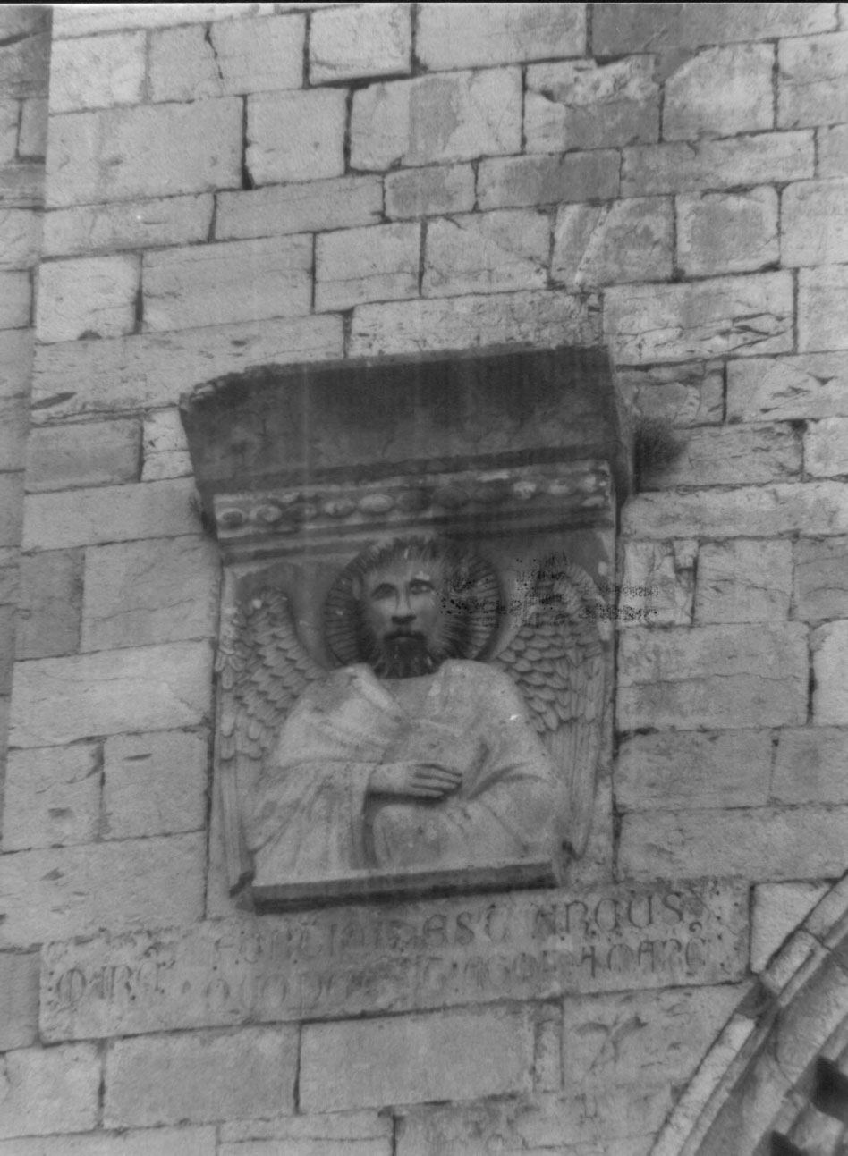 simbolo di San Marco: figura umana con testa di leone (scultura, elemento d'insieme) - bottega eugubina (sec. XII)