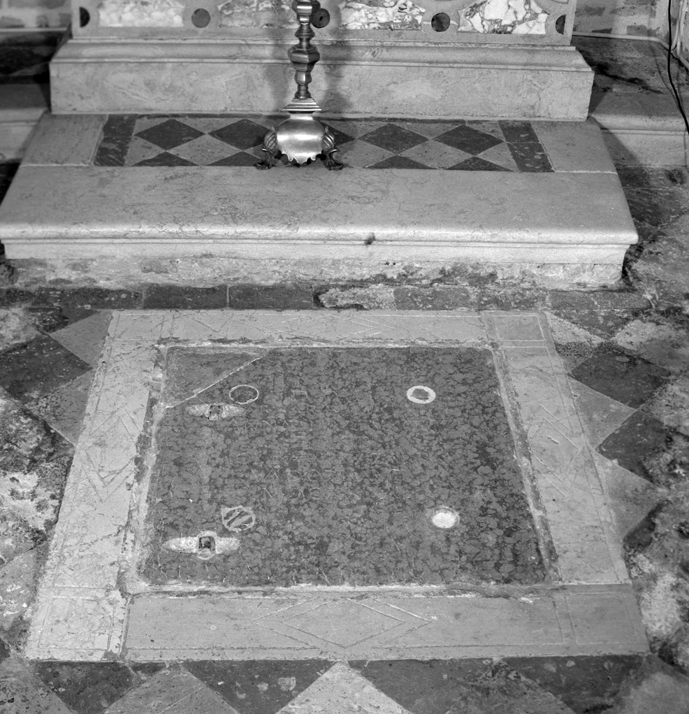 lapide tombale - bottega veneziana (sec. XVII)