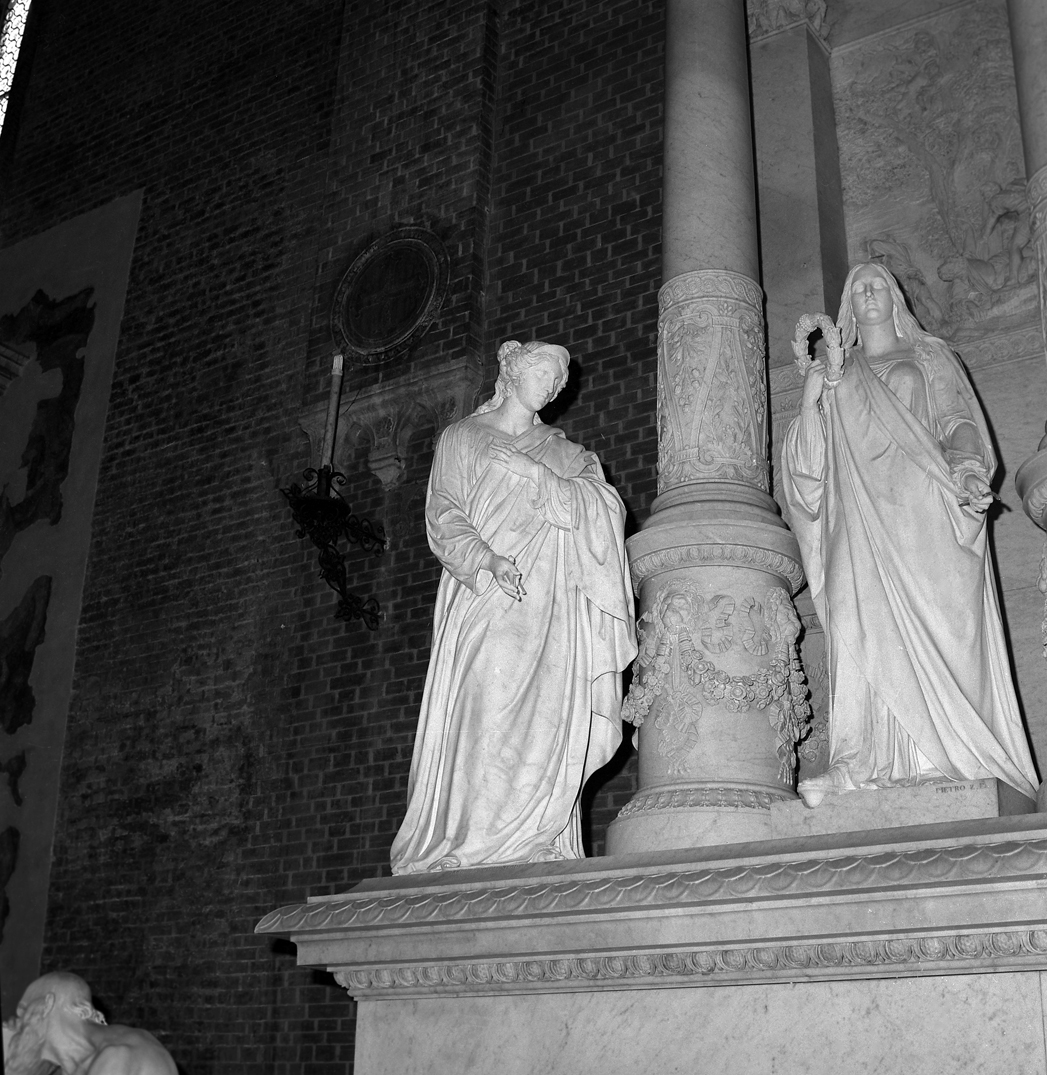figura allegorica femminile (scultura, elemento d'insieme) di Zandomeneghi Luigi, Zandomeneghi Pietro (sec. XIX)