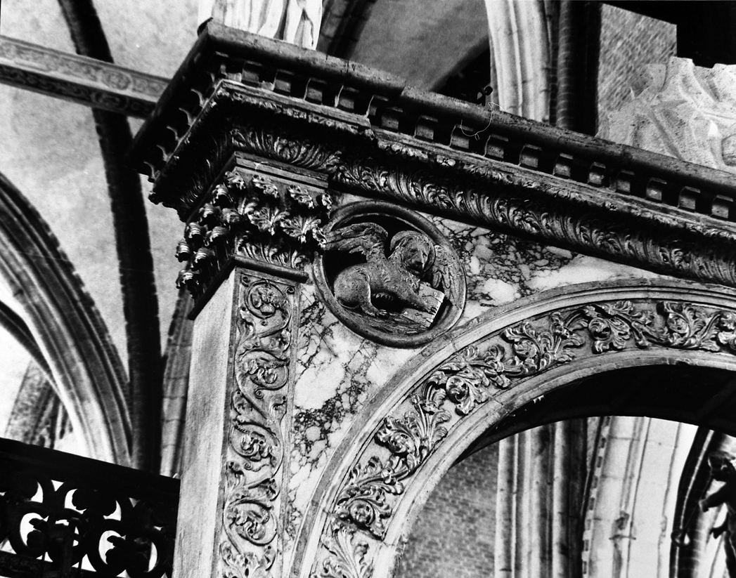 simbolo di San Marco: leone (rilievo, elemento d'insieme) di Lombardo Pietro (bottega) (sec. XV)