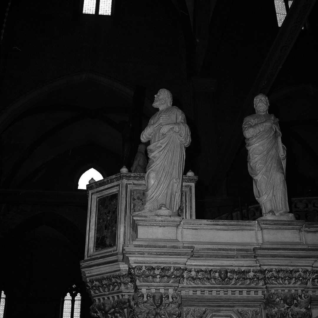 San Francesco (scultura, elemento d'insieme) di Lombardo Pietro (bottega) (sec. XV)