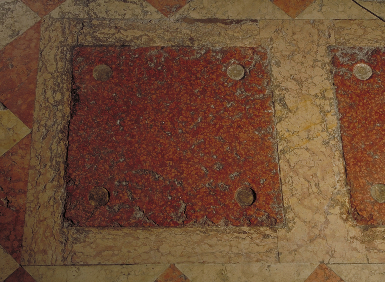 lastra tombale - bottega veneziana (sec. XVI)
